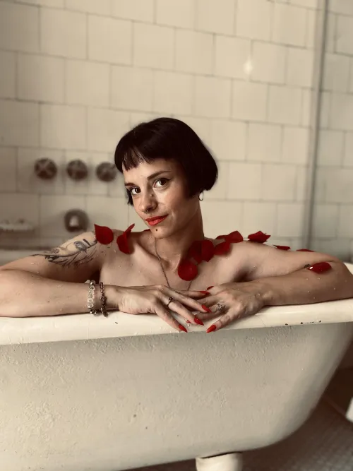 A hopeless romantic by pinupfex