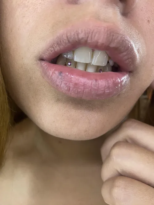 A kiss with these lips, you feel like I'm eating your mouth hah by Tastybabyyy888