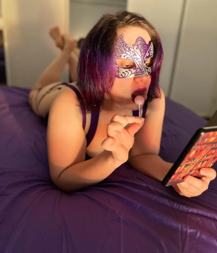 A lady with an oral fixation posted by amarae_joyce