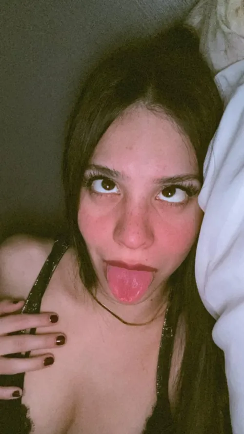 a lit bit teasing with my eyes and my tongue by lovelyskms