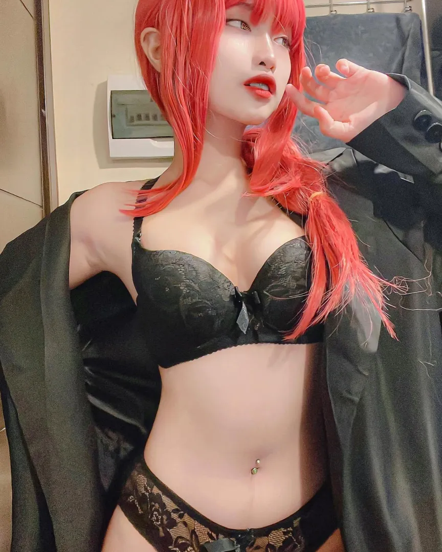 A little Lace, A little atittude. A quick pic of my black lingerie posted by Obsvly_lia