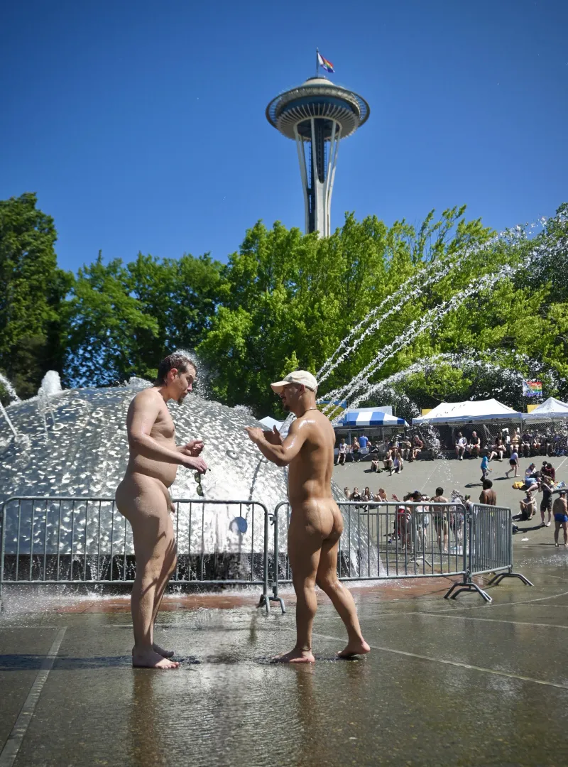 A little throwback to summer at the fountain posted by swirl0831