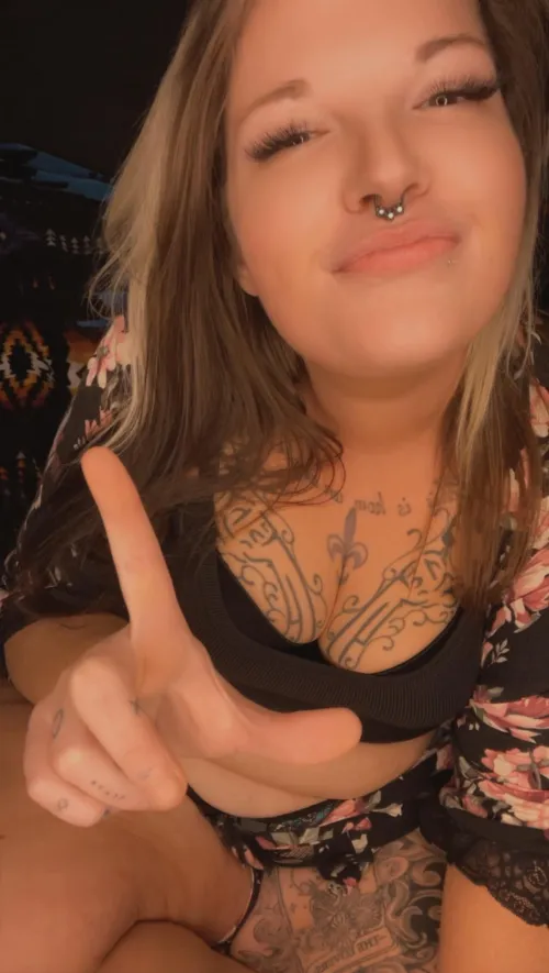 A loser here yesterday told me to buy a salad. He was obviously giving pedo vibes not knowing what a real womans body is. by Top_Kaleidoscope9741