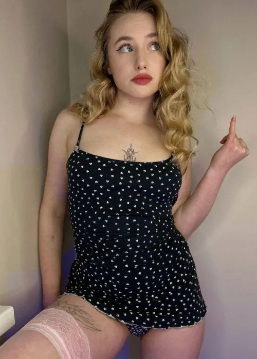 A loser like you only jerks off with two fingers? by stellasweetiee