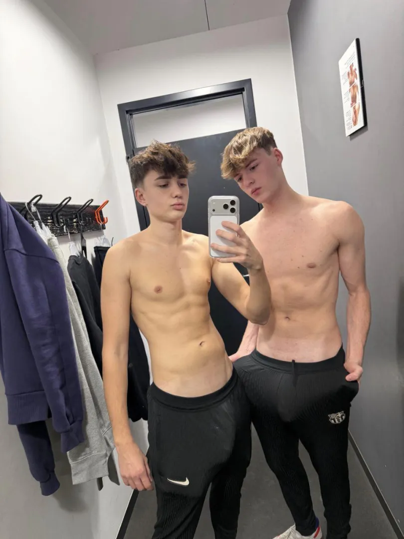 A lovely photo to start the weekend posted by lovelygoddess22