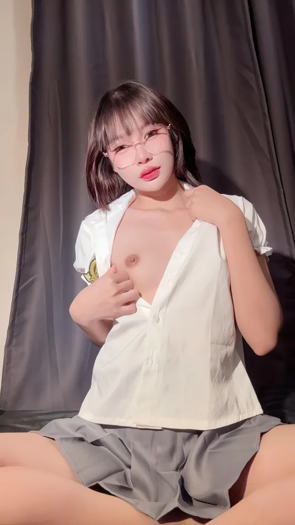 A mood staying hot posted by KyssPetalRogue