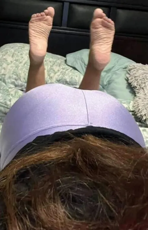 A nice serving of Tiny wrinkly soles with a side of Big, Round latina booty. Bon appetit by arboldebolas