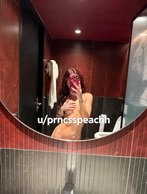 A night with me is better than begging your gf to suck it every other night imo… by prncsspeachh