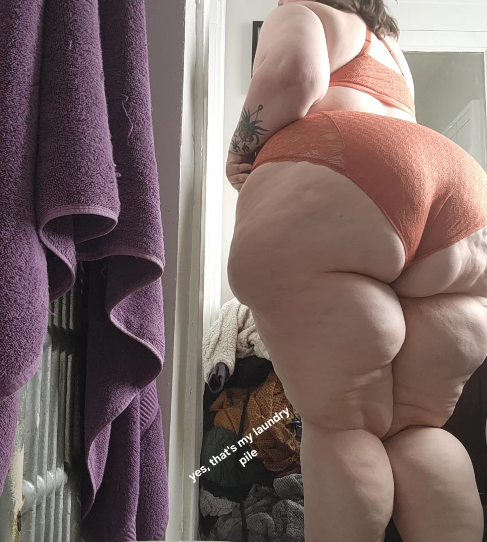 A peak from the back posted by CremeBrulegs