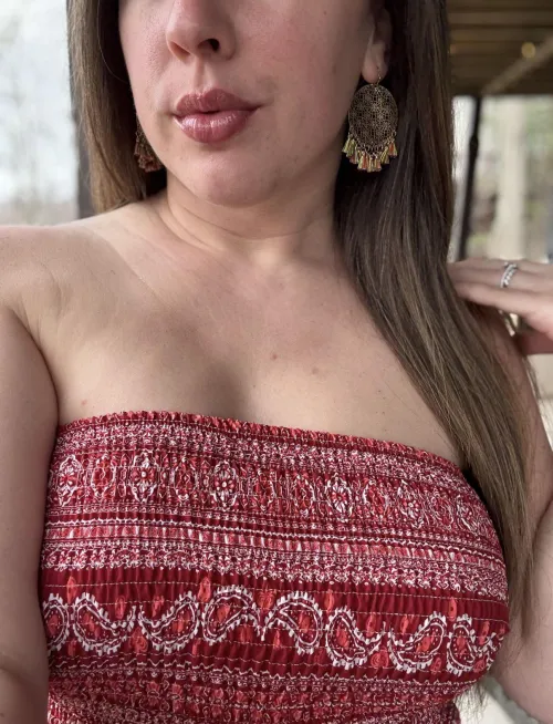 A presence you can’t help but kneel before ❤️‍ by YesMissMedusa