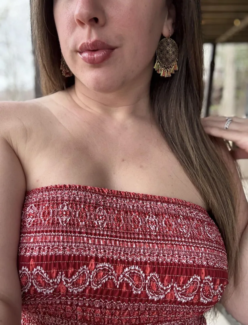 A presence you can’t help but kneel before ❤️‍ posted by YesMissMedusa