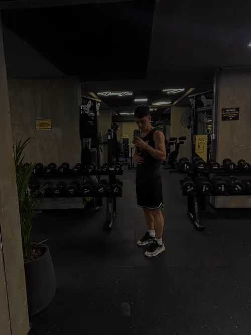 A quien veo despues del gym? by ImGymBoy2006