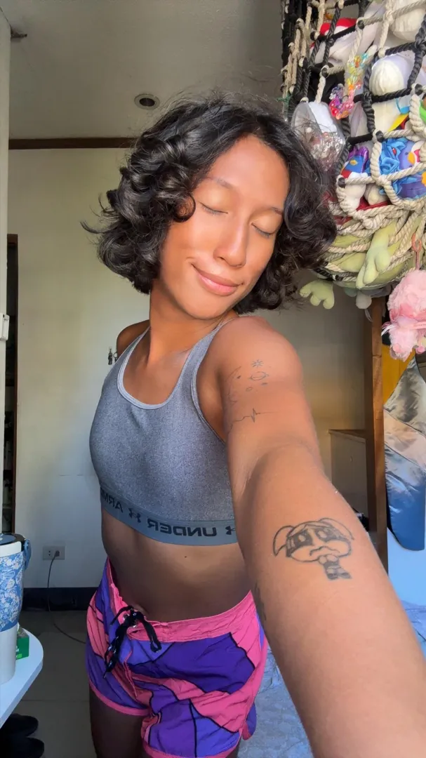 a rare non-naked picture lol posted by FrncThn