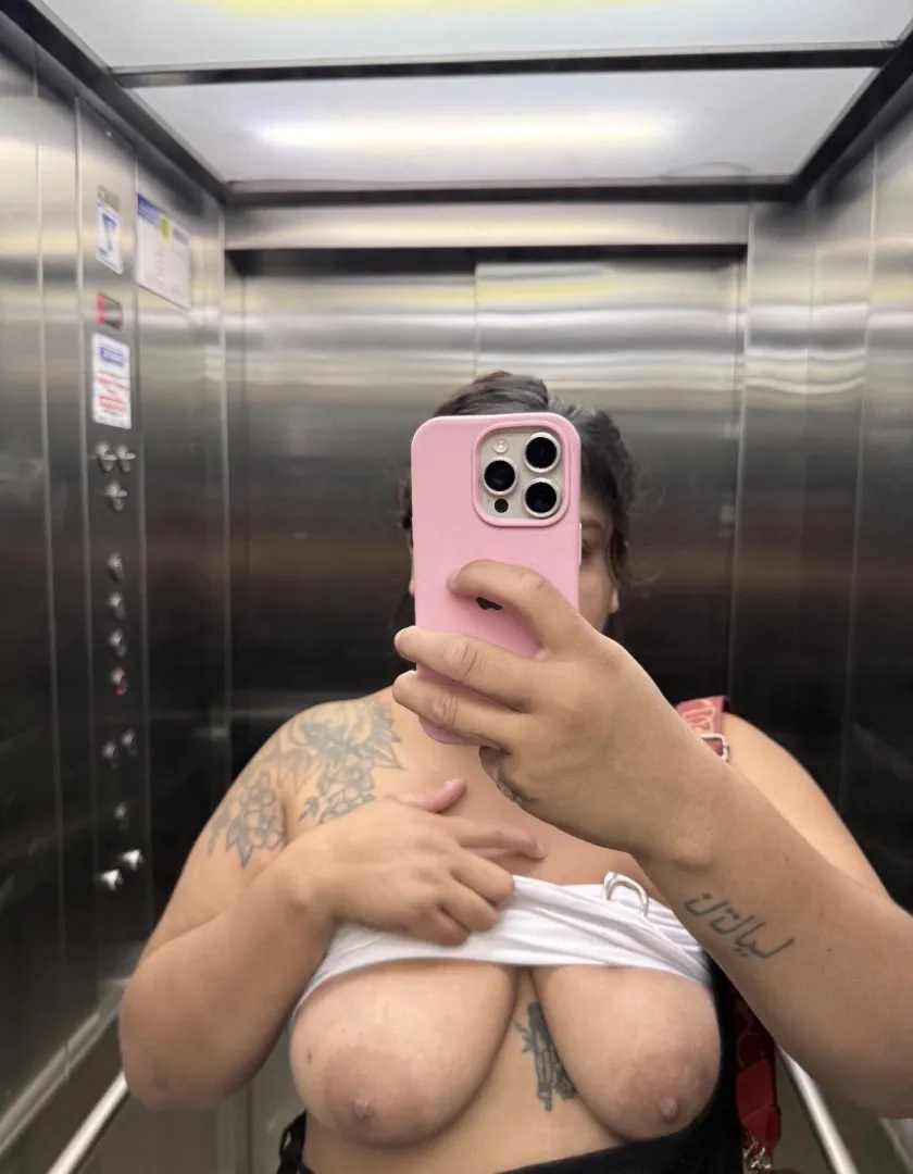 A selfie at work posted by MainProfessional4994