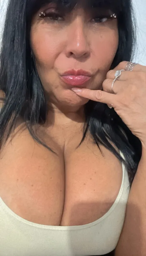 A simple expression by VerisRouge