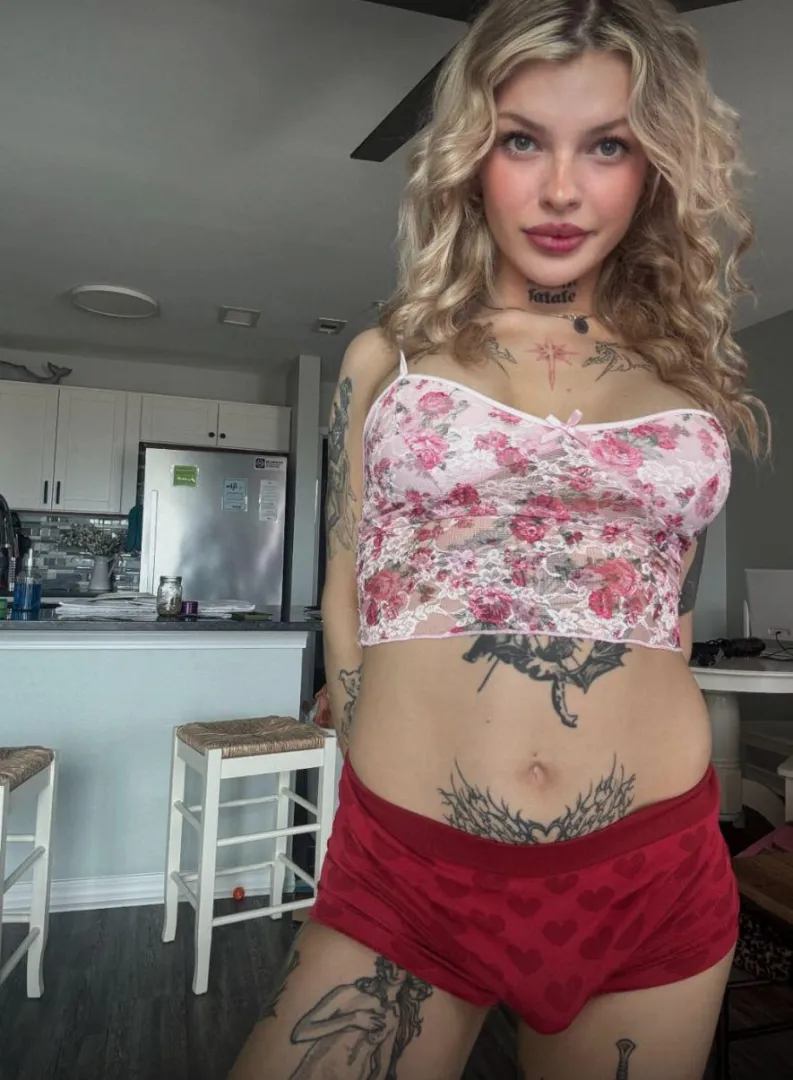 A soft view with naughty intentions. posted by CrimsonMacarony