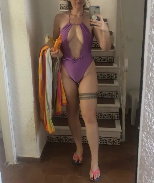 A supportive costume  by hot_silver_vixen