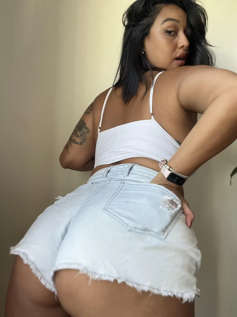 A well-fitted pair never looks bad. posted by Domigodd