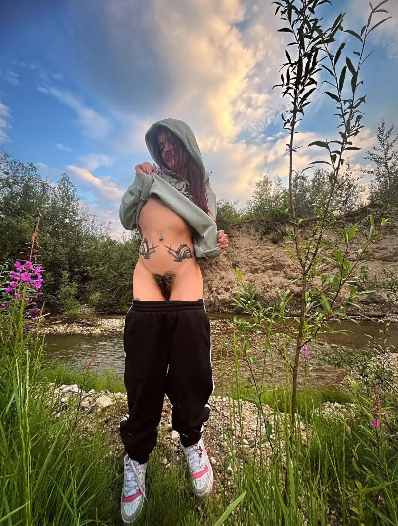 a wild Canadian beaver in her natural habitat  posted by corathewhorea