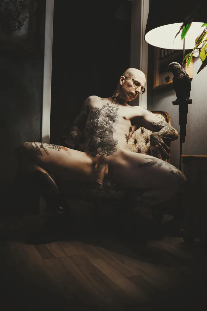 Abends im Laden posted by Outrageous_Source_16