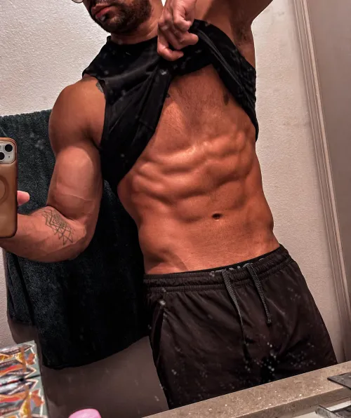 Abs and biceps , Or just biceps by midnightsosa