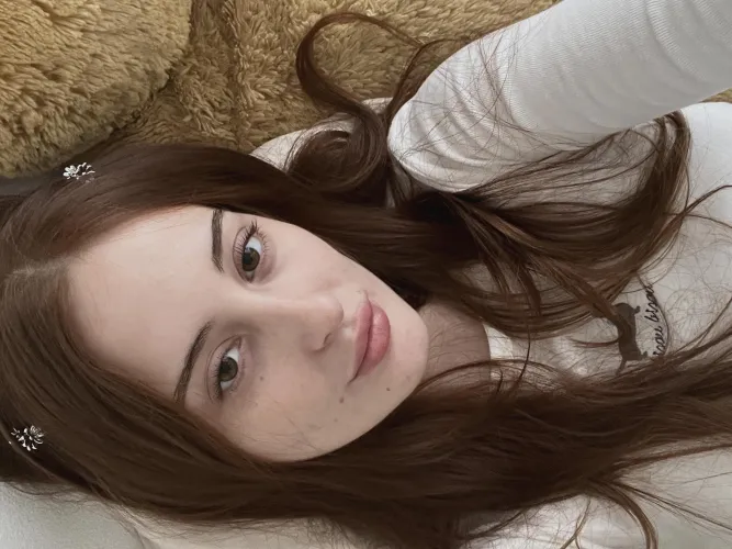 Acting distant but holding eye contact too long, tel,grm* mariafluff by lewisje