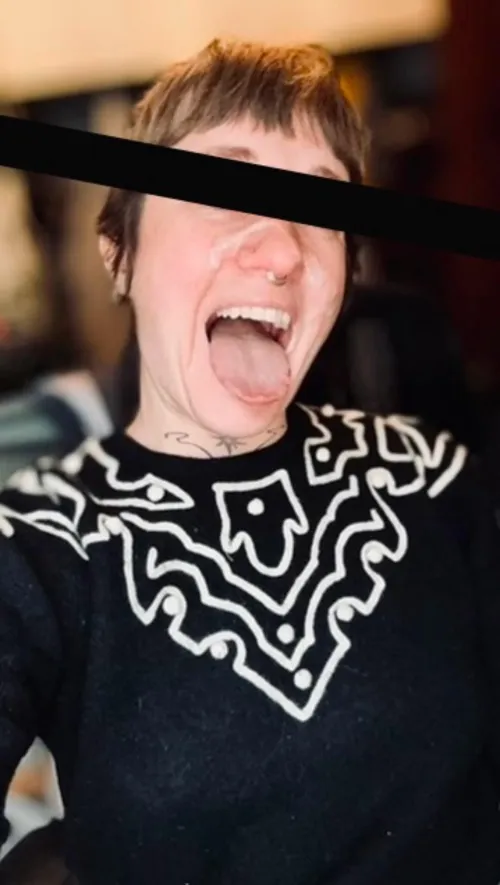 add some on my tongue, i wan to taste it by ruinmesoftly