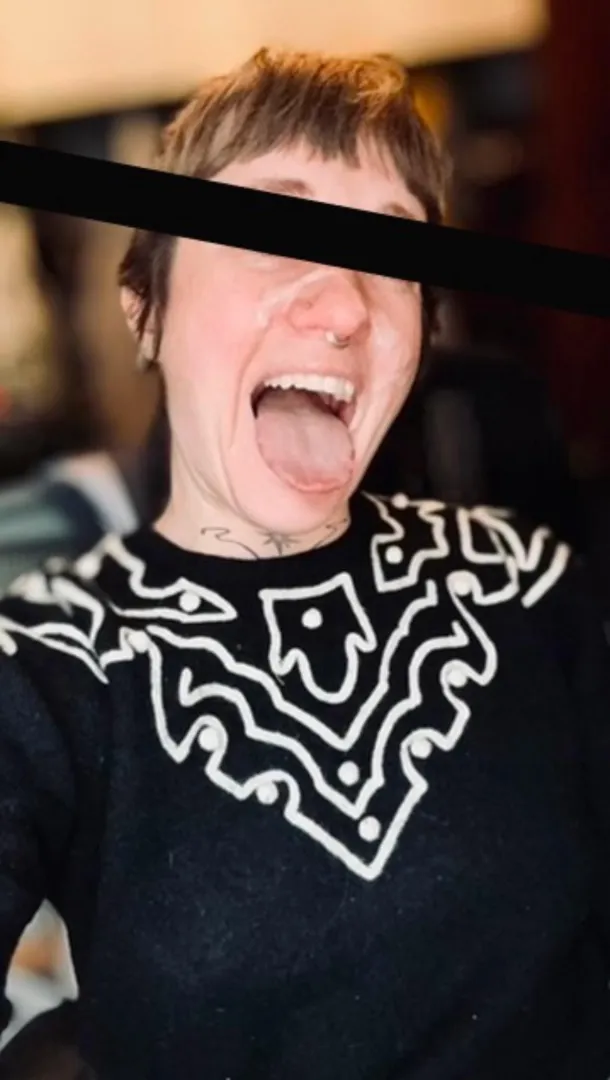 add some on my tongue, i wan to taste it posted by ruinmesoftly