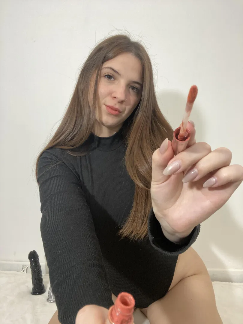 Adjusting my gear while u dream of being me. Admit it, u want to be my doll. posted by Issymor