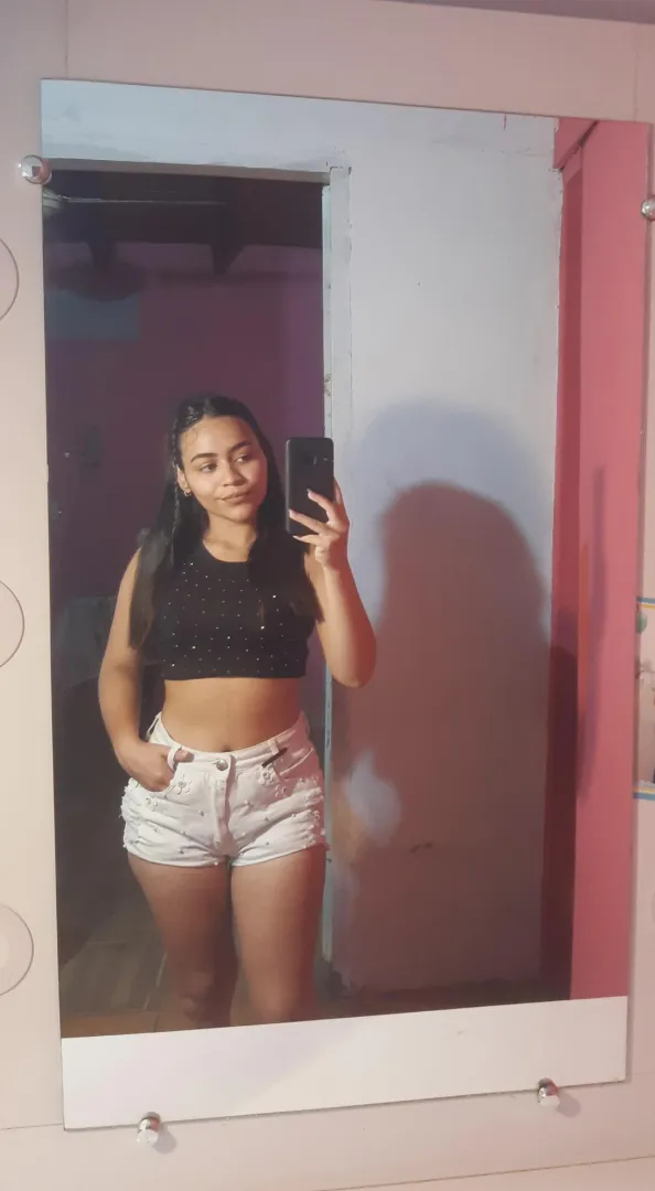 Admire the beauty of your one and only goddess. Loser posted by NewRecording8362