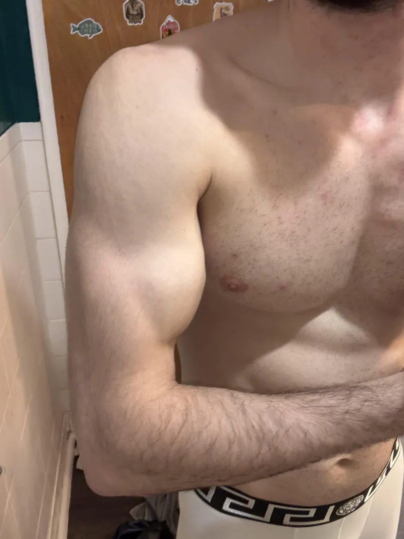 After-Shower Bicep posted by Mor_Otters