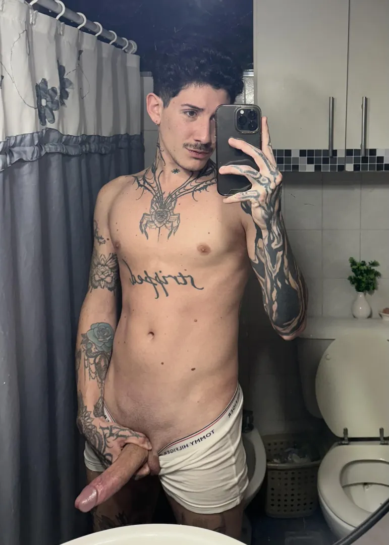 age 27, too big for your mouth? posted by ulisesprottiok