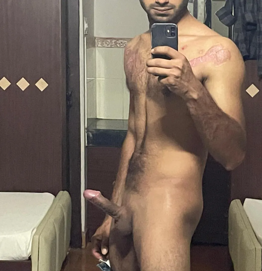 Age 28. Am I attractive? posted by Muted-Reading7595