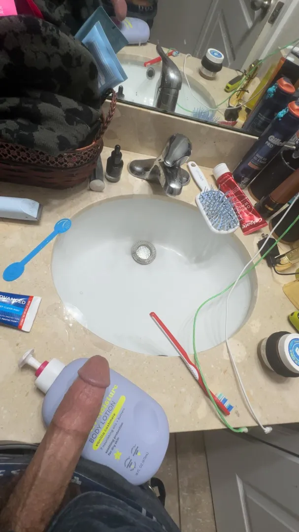 Age:18 need a slut to worship my sweaty  dick posted by hornybrodie123