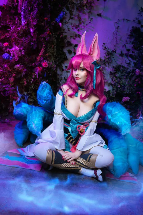 Ahri Amazing Cleavage (Helly Valentine) by Mxfyn