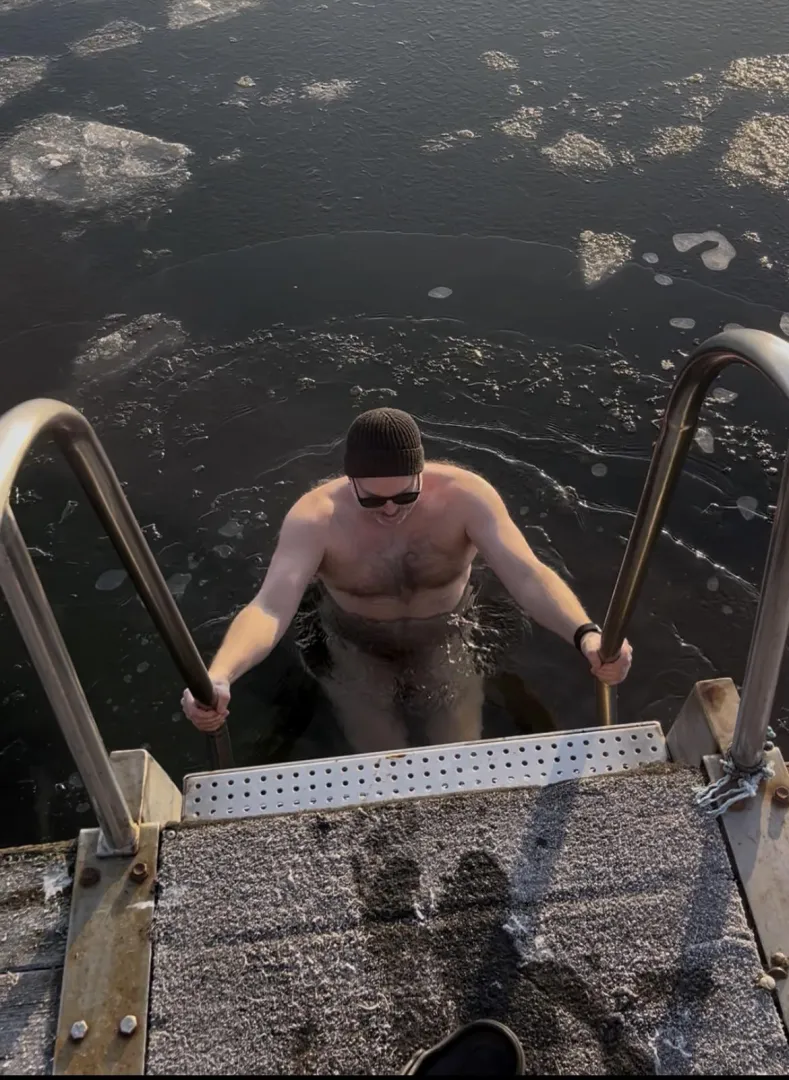 All alone at the nude Beach/Kalmar Sweden posted by mr_clemenza