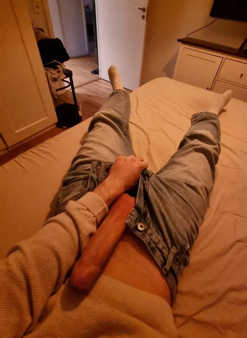 All alone today  by Hoolix0