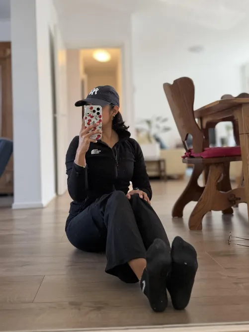 All black outfit looks hot by isa_stillsinning