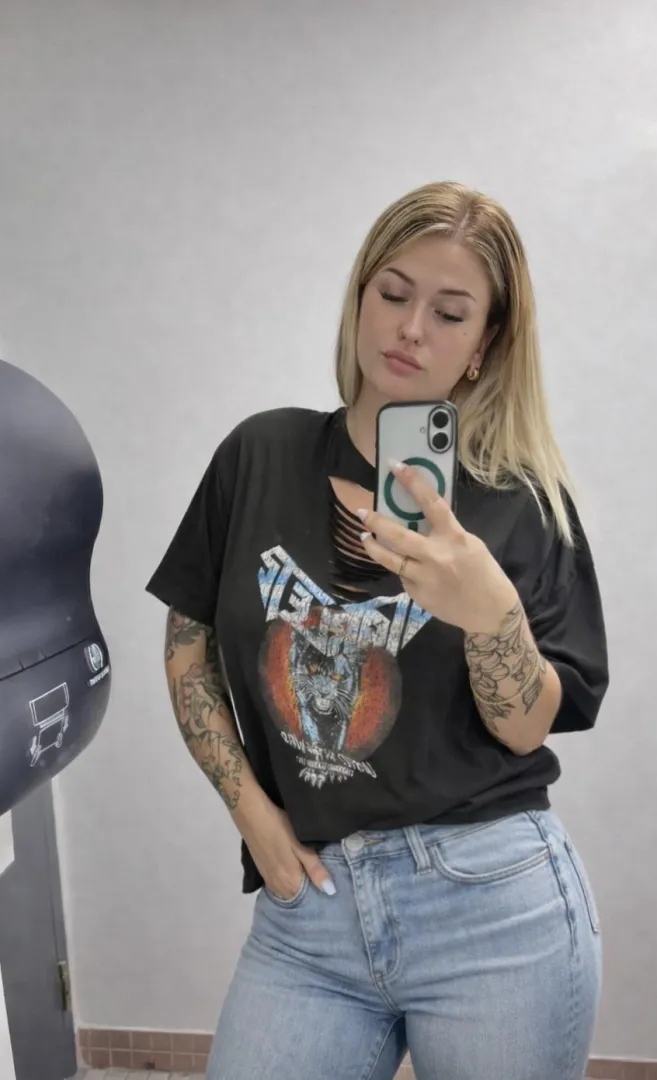 All covered in my blue jeans posted by MissElliemtl