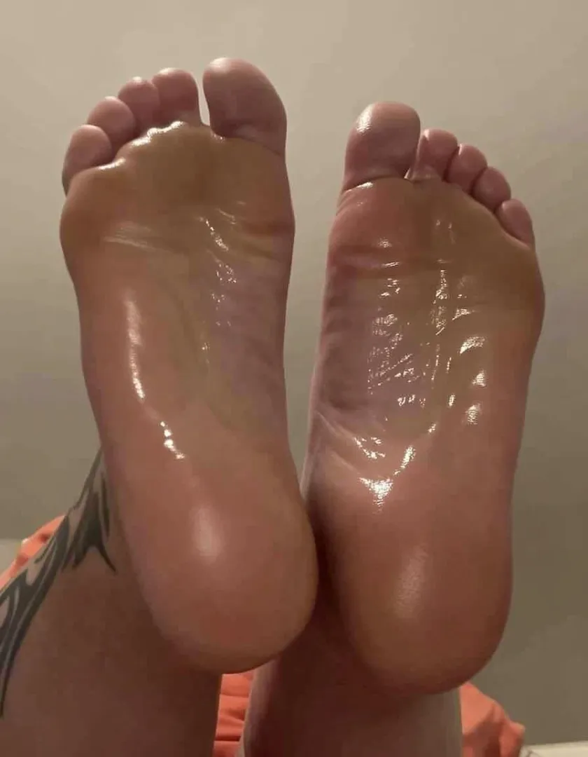 All oiled up and wrinkly  posted by kathykataddiction
