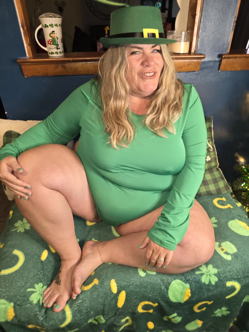 All rainbows and pots of gold. posted by funwithstephannie