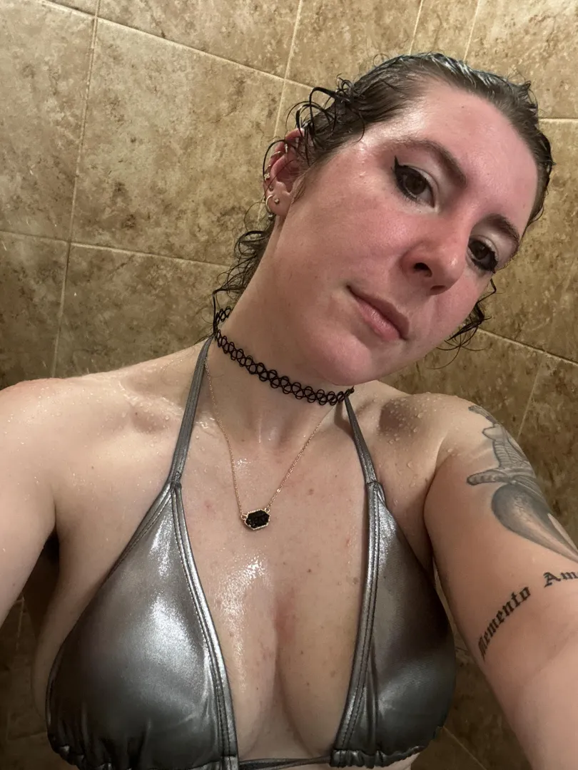 All wet cleavage posted by sirenskiss3