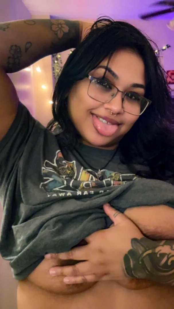 All work and no play…who can fix that :) f4m f4f f4mf posted by daydreaminbliss