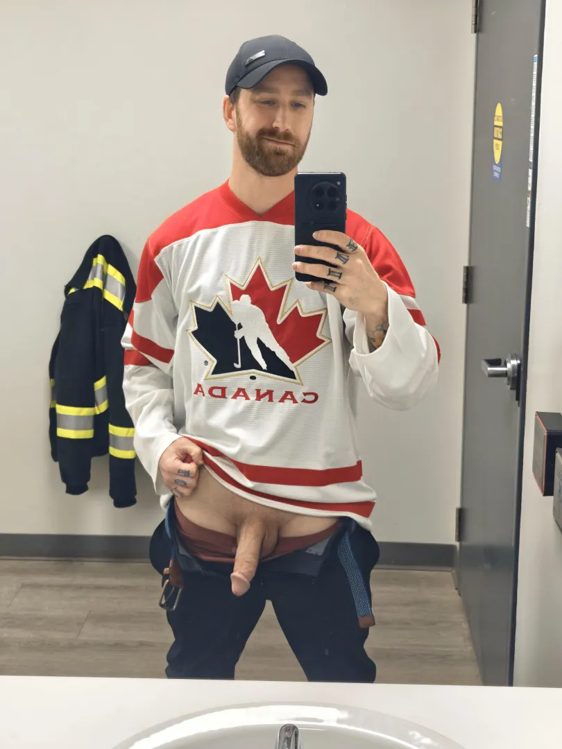 Almost time for puck drop. Let's gooo. posted by LikeWolves1888