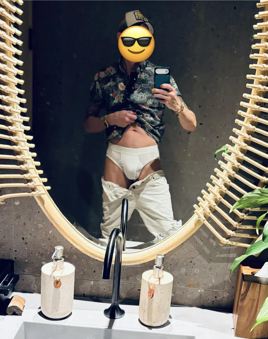 Aloha mates! posted by WhiteBriefsShowoff