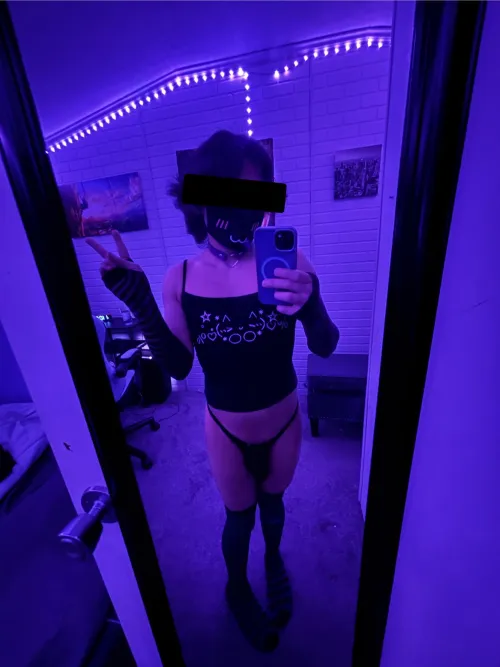 Alone on a Saturday night  by koshikun