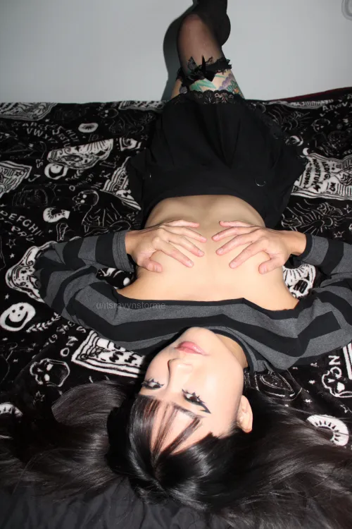 Alt asian slut ready to be filled up by itsravynstorme