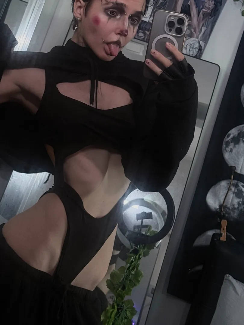 alt clown is still ready to have fun posted by kawaiiipunk