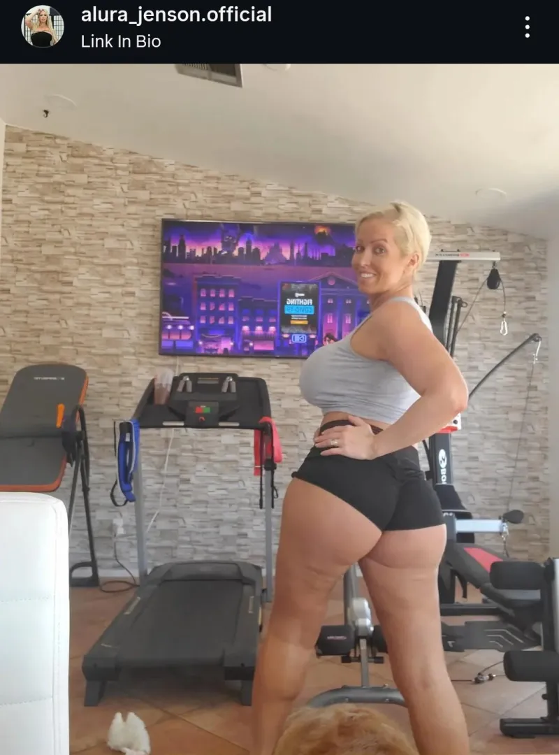 Alura jenson en casa posted by Old_Category_2974