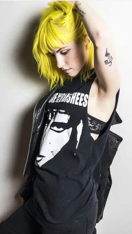 always loved this Pic for the side side bra by cumslutte